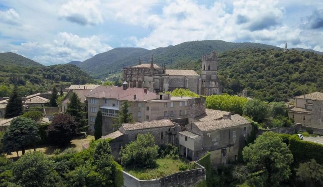 Gite D'Etape Et De Groupe Du Clos Saint Roch Viviers Buitenkant foto