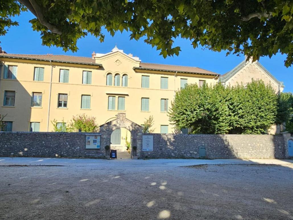 Gite D'Etape Et De Groupe Du Clos Saint Roch Viviers Buitenkant foto